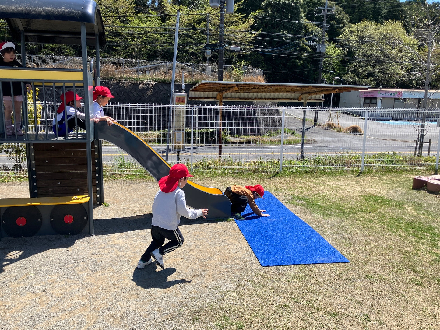 【新商品・6月中旬以降出荷開始】ゴムチップクッションロール巻き 90㎝×3M