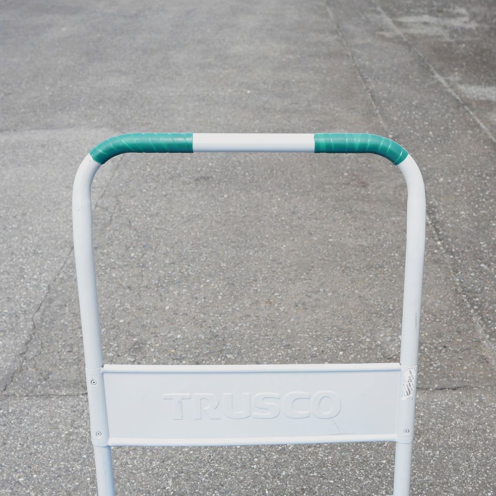 伸びる台車用グリップテープ