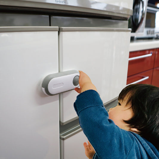 ボタンの見えないキャビネットロック