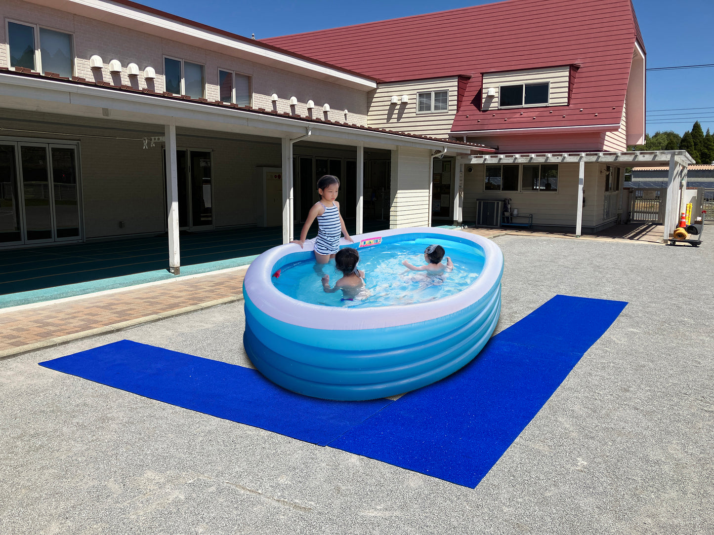 【新商品・6月中旬以降出荷開始】ゴムチップクッションロール巻き　90㎝×３M