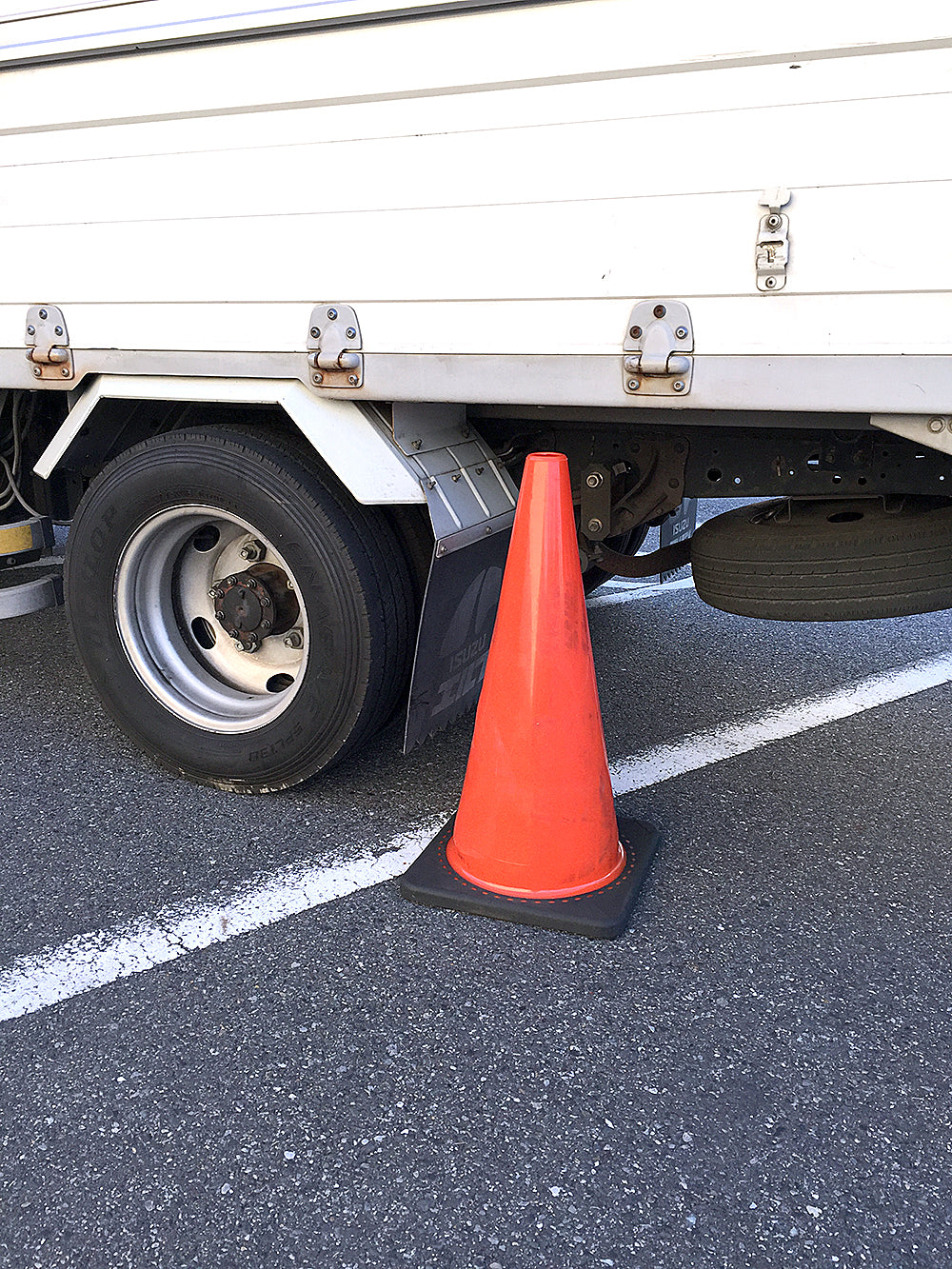 PVCコーン700反射